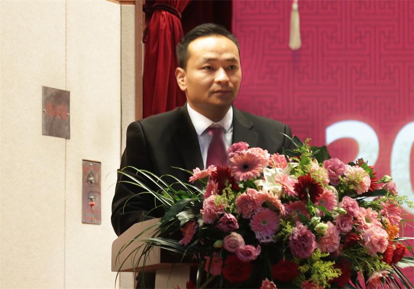 集團(tuán)副總、紀(jì)委副書記張成彪同志作徐州寶潤實(shí)業(yè)集團(tuán)“關(guān)于2018年違紀(jì)違規(guī)及重大事故責(zé)任單位的通報(bào)及處理決定”